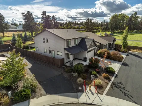 2970 SW Yew Park Lane Redmond OR 97756
