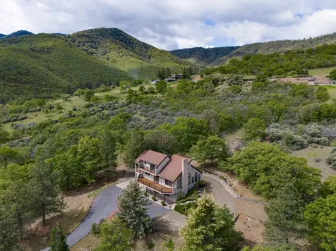 1796 Ashland Mine Road Ashland OR 97520