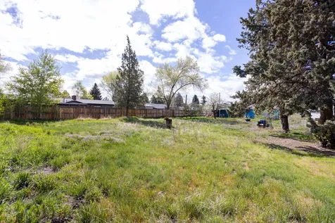 1749 SW Kalama Avenue Redmond OR 97756