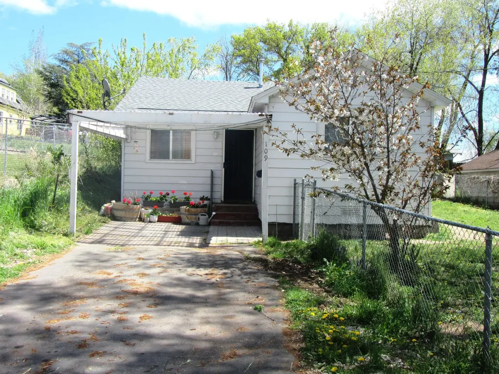 109 S Laguna Street Klamath Falls OR 97601