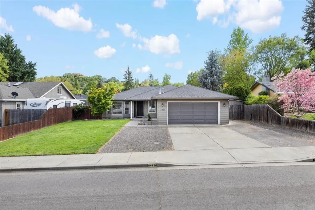 2220 Ridge Way Medford OR 97504