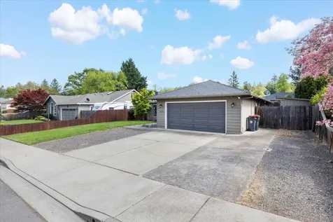 2220 Ridge Way Medford OR 97504