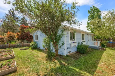 219 W Hersey Street Ashland OR 97520