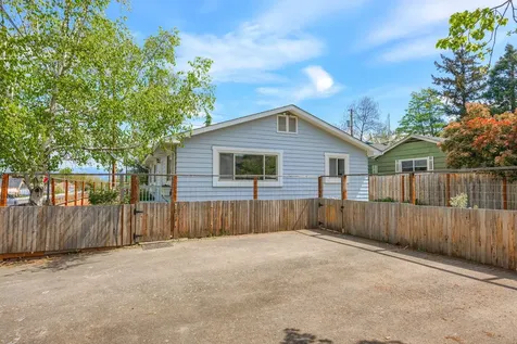 219 W Hersey Street Ashland OR 97520