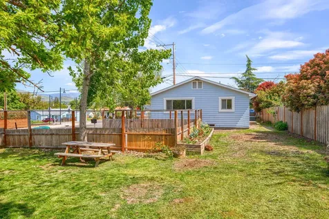 219 W Hersey Street Ashland OR 97520