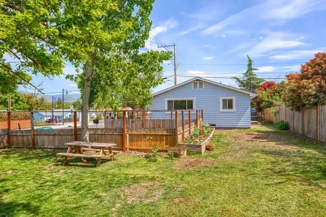 219 W Hersey Street Ashland OR 97520