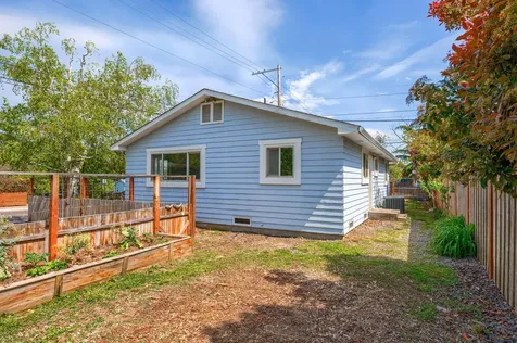 219 W Hersey Street Ashland OR 97520