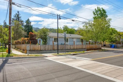 219 W Hersey Street Ashland OR 97520