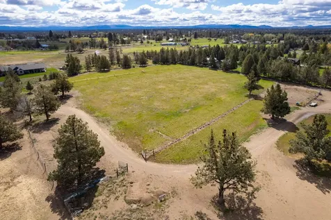62920 Dickey Road Bend OR 97701