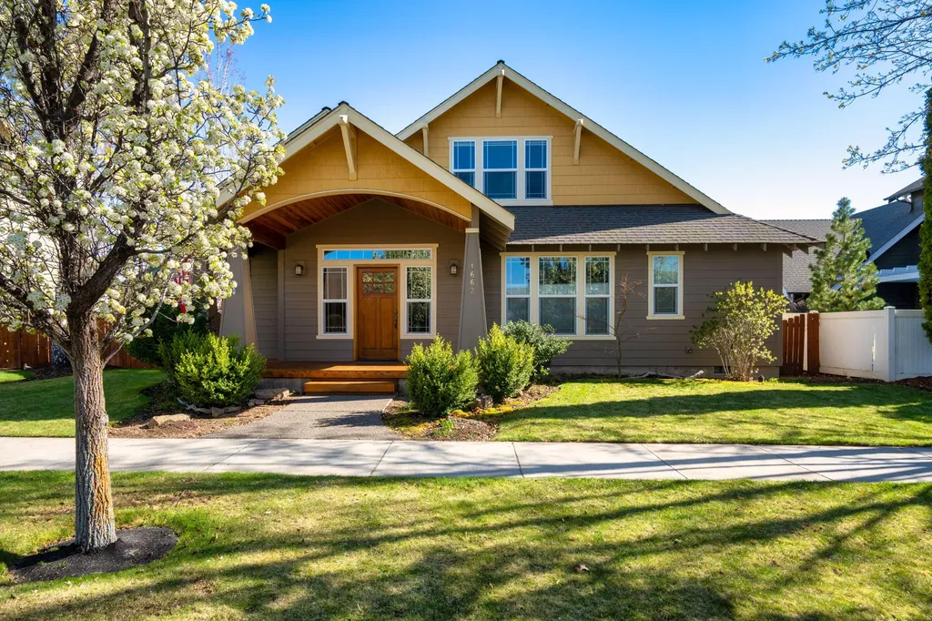 1662 NW Ivy Avenue Redmond OR 97756