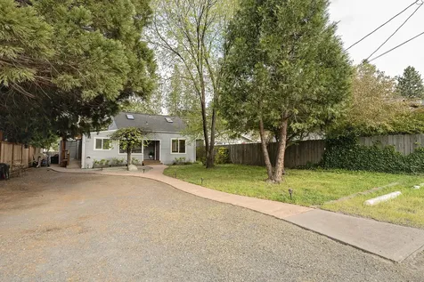 550 Ray Lane Ashland OR 97520