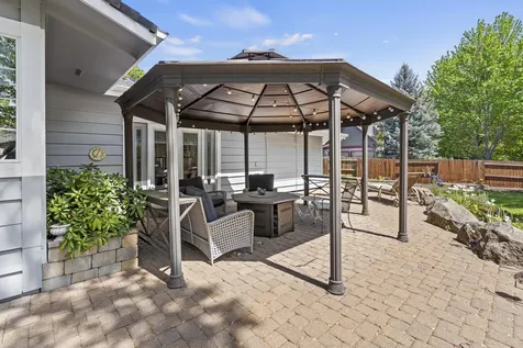 656 Oak Wood Eagle Point OR 97524