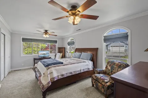 656 Oak Wood Eagle Point OR 97524