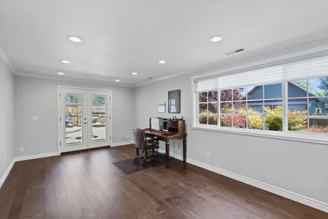 656 Oak Wood Eagle Point OR 97524