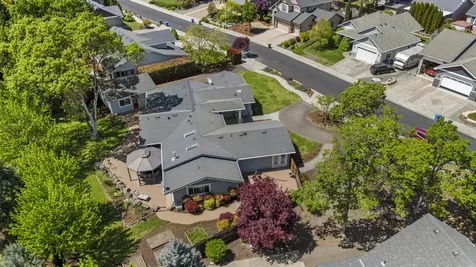 656 Oak Wood Eagle Point OR 97524