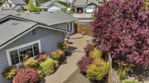 656 Oak Wood Eagle Point OR 97524