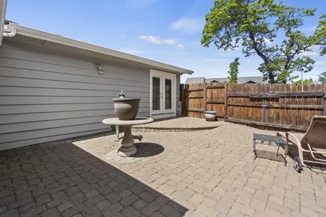 656 Oak Wood Eagle Point OR 97524