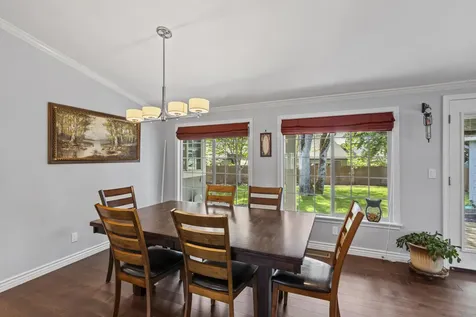 656 Oak Wood Eagle Point OR 97524