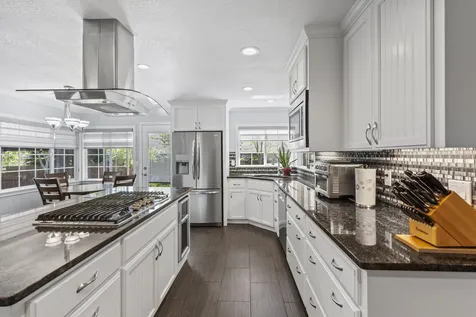 656 Oak Wood Eagle Point OR 97524