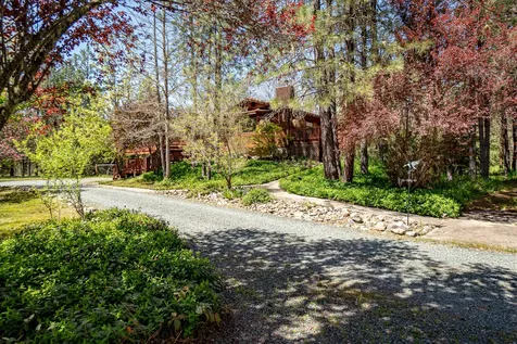 14340 E Evans Creek Road Rogue River OR 97537