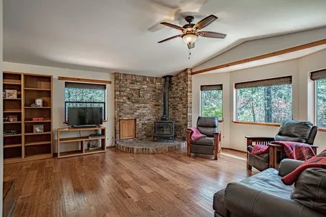 14340 E Evans Creek Road Rogue River OR 97537