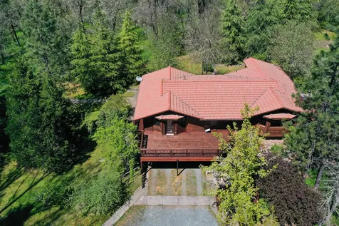 14340 E Evans Creek Road Rogue River OR 97537