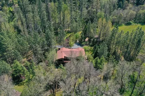 14340 E Evans Creek Road Rogue River OR 97537