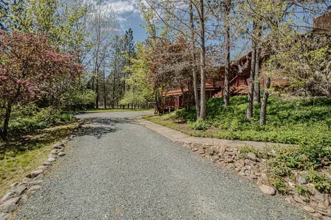 14340 E Evans Creek Road Rogue River OR 97537