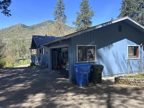 7669 Rogue River Highway Grants Pass OR 97527