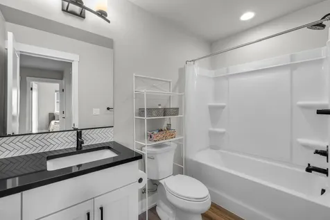 3735 Eagle Road Bend OR 97701