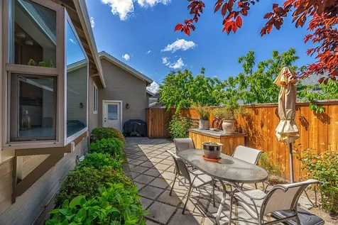 465 Thimbleberry Lane Ashland OR 97520