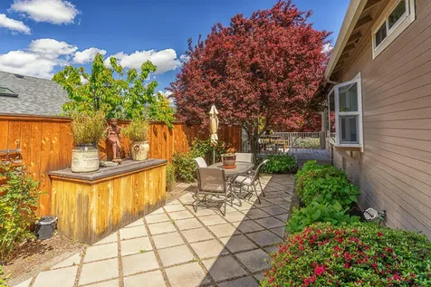 465 Thimbleberry Lane Ashland OR 97520
