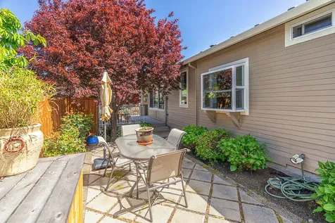 465 Thimbleberry Lane Ashland OR 97520
