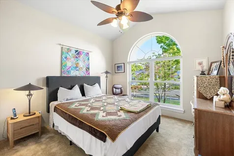 956 Street Andrews Way Eagle Point OR 97524