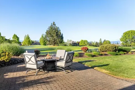 956 Street Andrews Way Eagle Point OR 97524