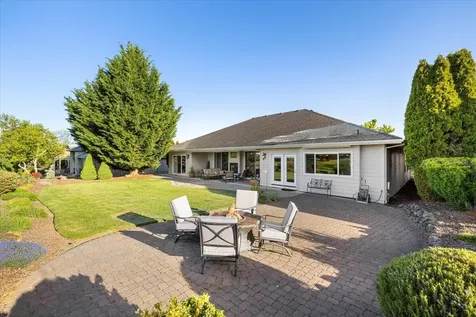 956 Street Andrews Way Eagle Point OR 97524