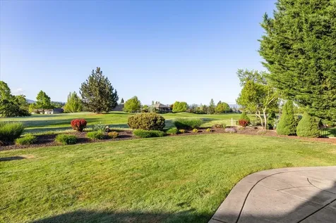 956 Street Andrews Way Eagle Point OR 97524