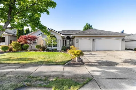 956 Street Andrews Way Eagle Point OR 97524