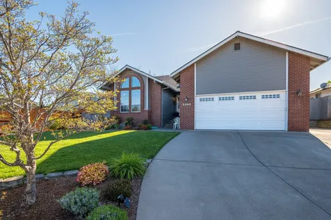 2392 Brighton Circle Medford OR 97504