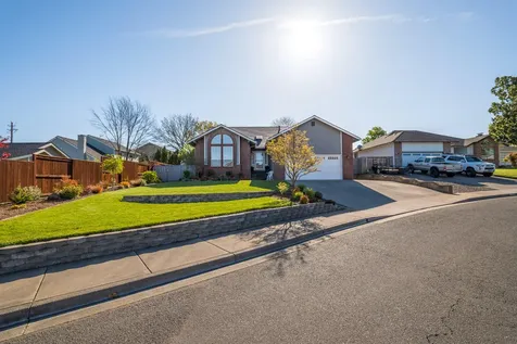 2392 Brighton Circle Medford OR 97504