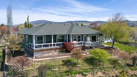 802 Hogue Drive Klamath Falls OR 97601