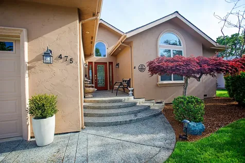 475 Robert Trent Jones Boulevard Eagle Point OR 97524