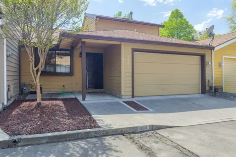 654 Golden Lane Medford OR 97504