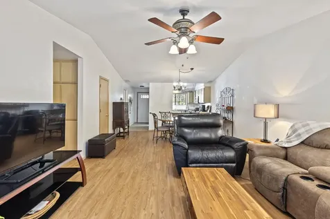 654 Golden Lane Medford OR 97504