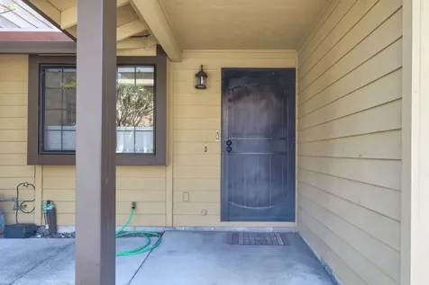 654 Golden Lane Medford OR 97504