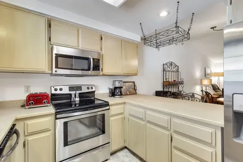 654 Golden Lane Medford OR 97504