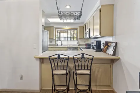 654 Golden Lane Medford OR 97504