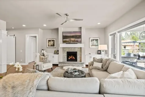 60864 SW Headwaters Loop Bend OR 97702