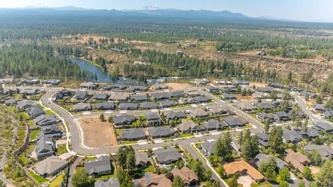 60864 SW Headwaters Loop Bend OR 97702