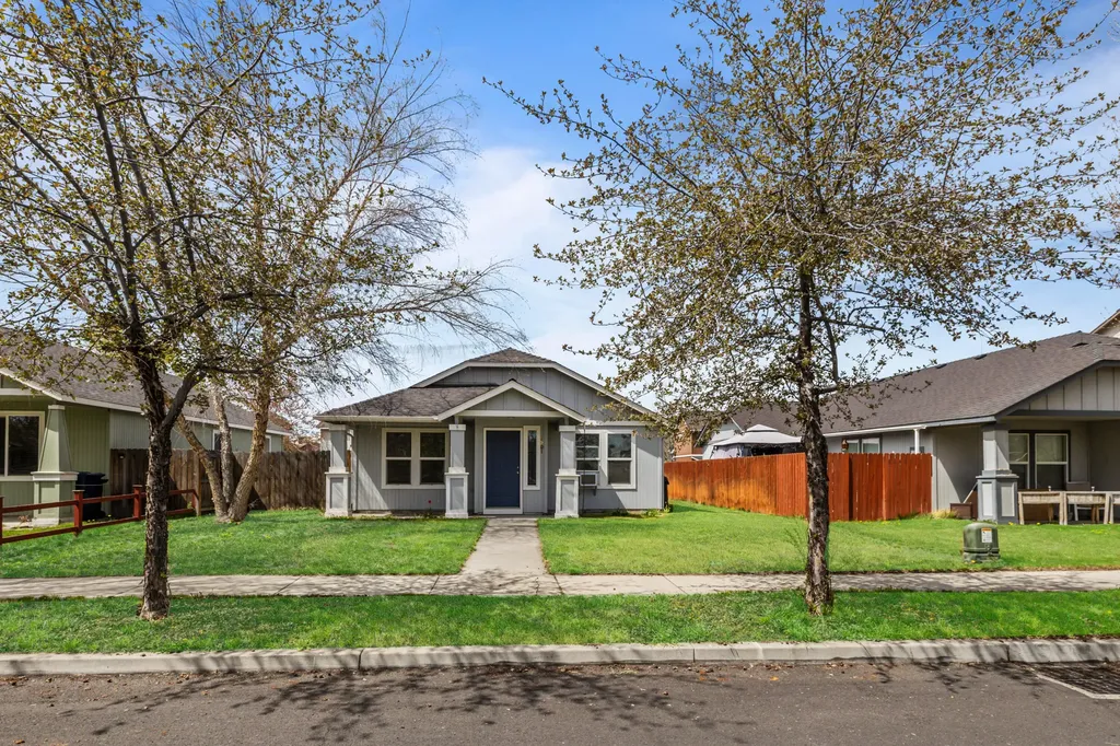 1291 NE 4th Street Redmond OR 97756
